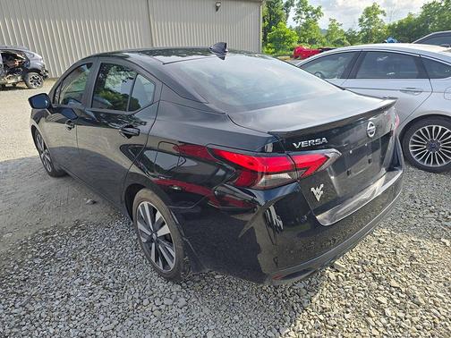 2022 Nissan Versa 1.6 SR