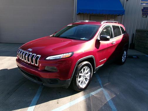 2017 Jeep Cherokee Sport