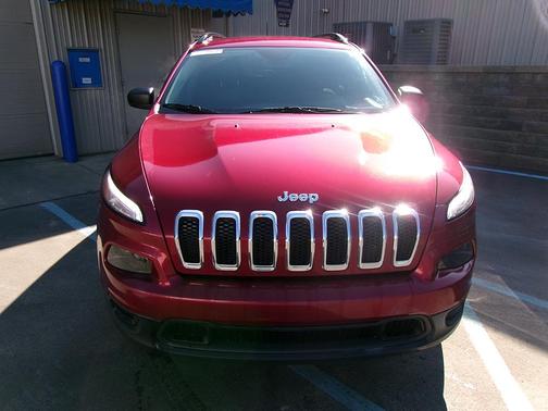 2017 Jeep Cherokee Sport