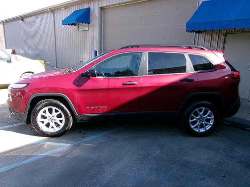 2017 Jeep Cherokee Sport