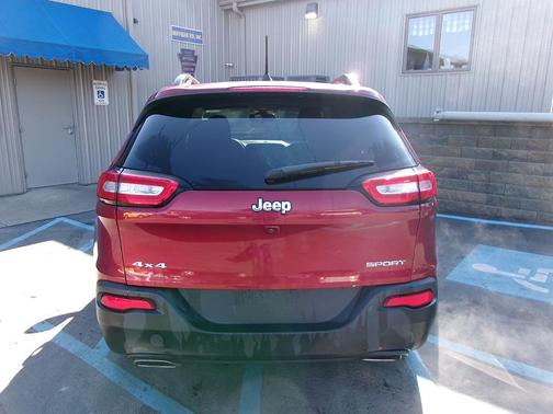 2017 Jeep Cherokee Sport