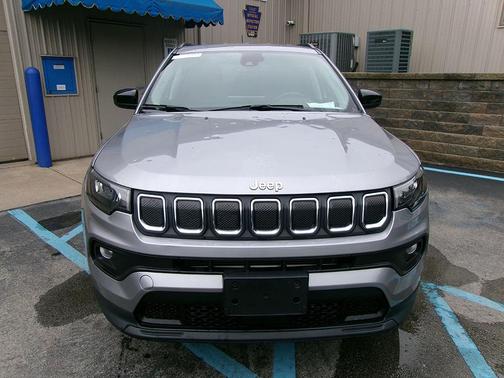 2022 Jeep Compass Latitude Lux