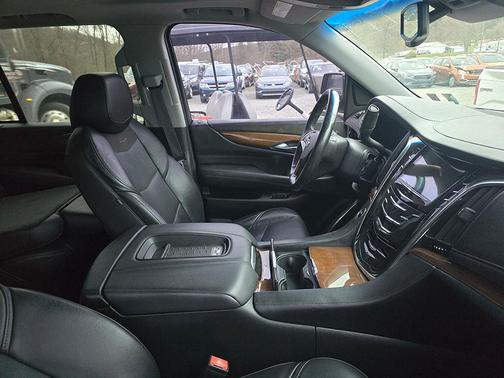 2015 Cadillac Escalade Luxury