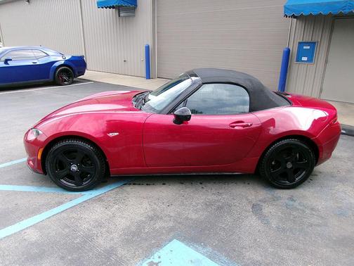 2016 Mazda MX-5 Miata Sport