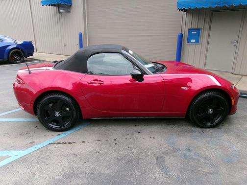 2016 Mazda MX-5 Miata Sport