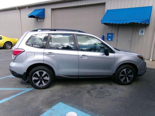 2017 Subaru Forester 2.5i
