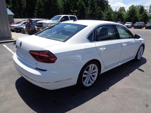 2018 Volkswagen Passat 2.0T SE