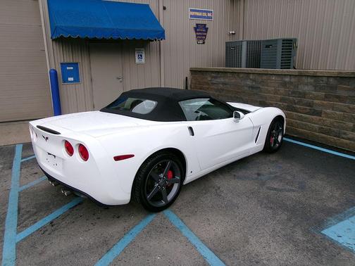 2006 Chevrolet Corvette Base