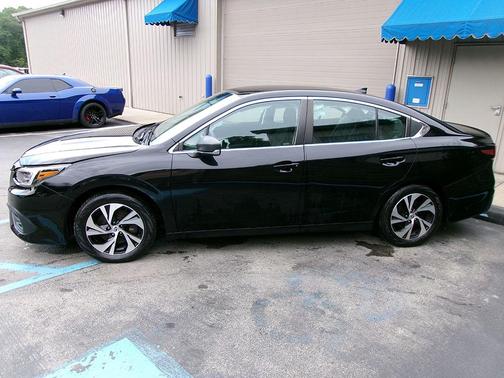 2022 Subaru Legacy 