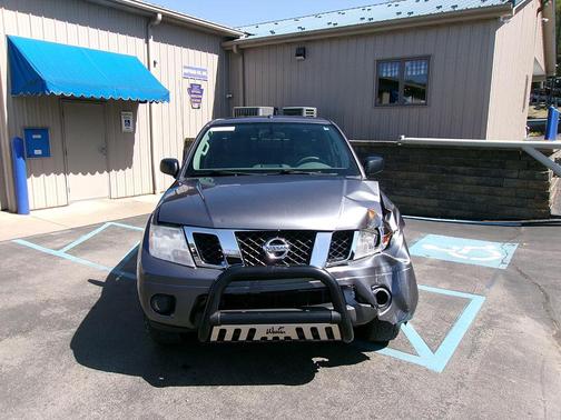 2016 Nissan Frontier SV
