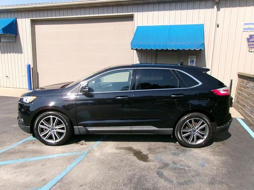 2019 Ford Edge Titanium