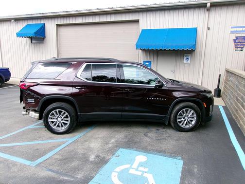2022 Chevrolet Traverse LT Cloth