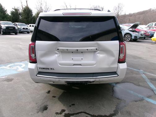 2017 GMC Yukon XL Denali