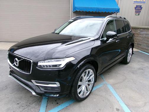 2016 Volvo XC90 T6 Momentum