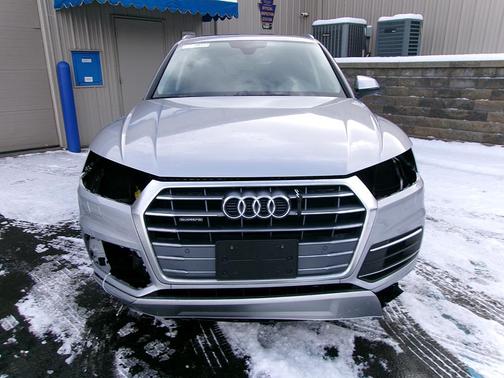 2020 Audi Q5 40 Premium Plus