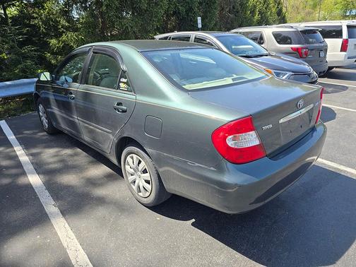 2004 Toyota Camry LE