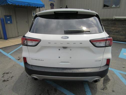 2022 Ford Escape Titanium