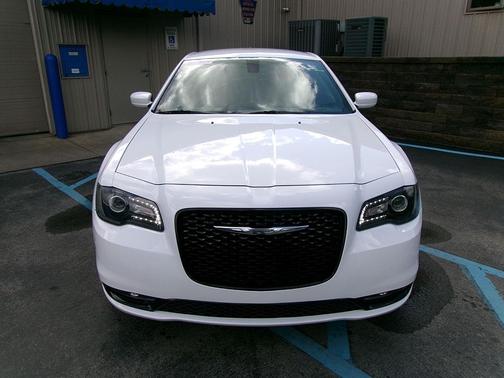 2019 Chrysler 300 S