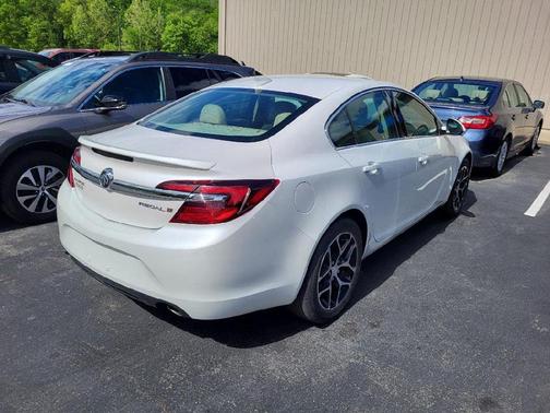 2017 Buick Regal Turbo Sport Touring