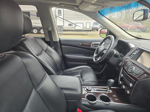 2015 Nissan Pathfinder SL