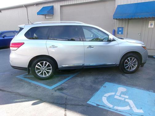 2015 Nissan Pathfinder SL