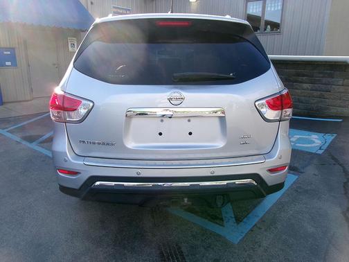 2015 Nissan Pathfinder SL