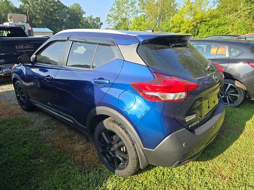 2020 Nissan Kicks SR
