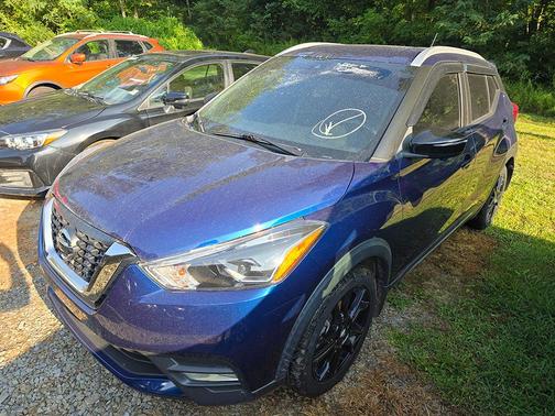 2020 Nissan Kicks SR