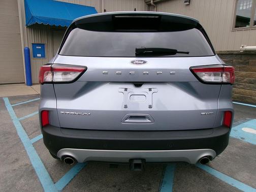 2022 Ford Escape Titanium