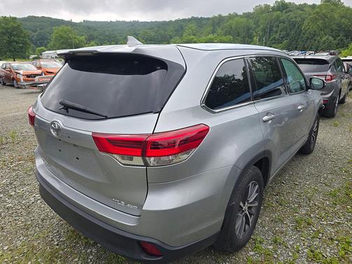 2018 Toyota Highlander SE