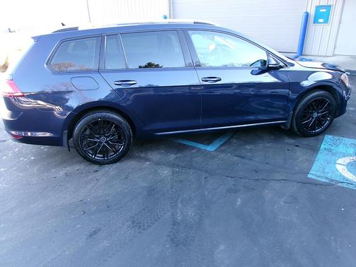 2015 Volkswagen Golf SportWagen SEL