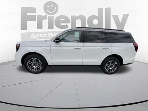 Star White Metallic Tri-Coat 2026 Ford Expedition Active