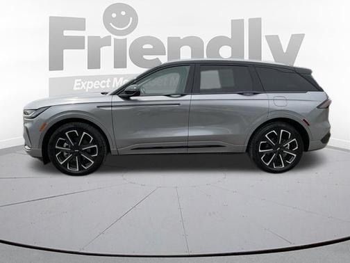 LUSTROUS GRAY METALLIC 2025 Lincoln Nautilus Reserve