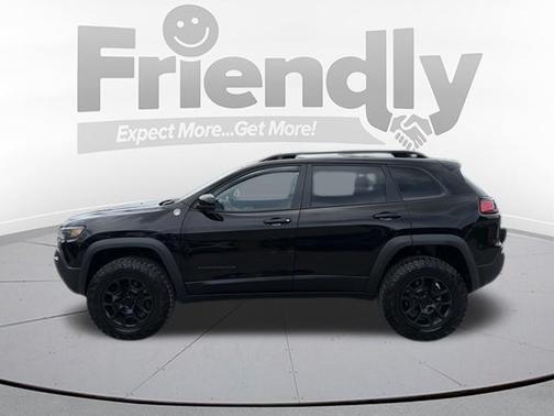 Diamond Black Crystal Pearlcoat 2022 Jeep Cherokee Trailhawk