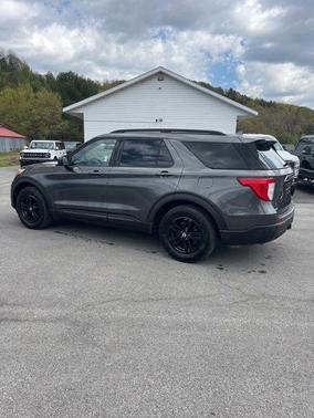 MAGNETIC METALLIC 2020 Ford Explorer XLT