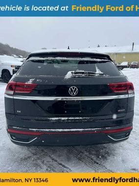 2022 Volkswagen Atlas Cross Sport 2.0T SE