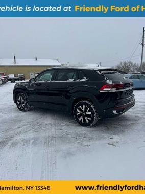 2022 Volkswagen Atlas Cross Sport 2.0T SE