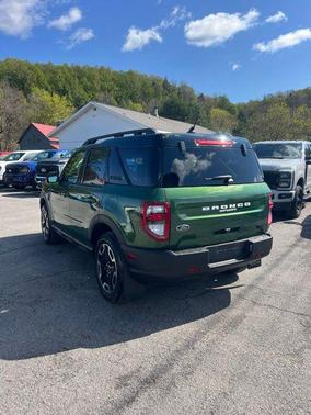 ERUPTION GREEN METALLIC 2024 Ford Bronco Sport Outer Banks