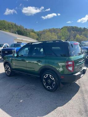 ERUPTION GREEN METALLIC 2024 Ford Bronco Sport Outer Banks
