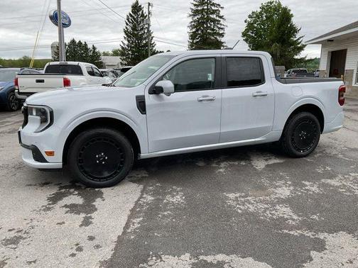 SPACE WHITE METALLIC 2026 Ford Maverick Lobo
