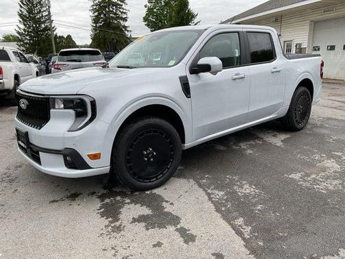 SPACE WHITE METALLIC 2026 Ford Maverick Lobo