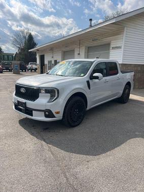 SPACE WHITE METALLIC 2026 Ford Maverick Lobo