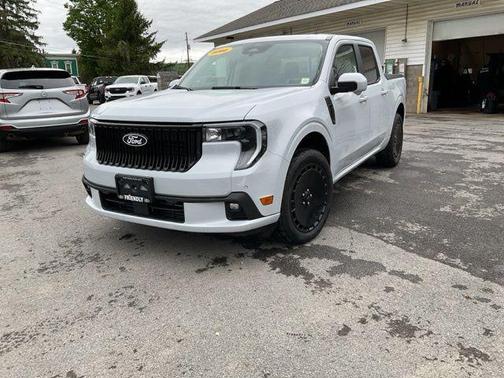 SPACE WHITE METALLIC 2026 Ford Maverick Lobo