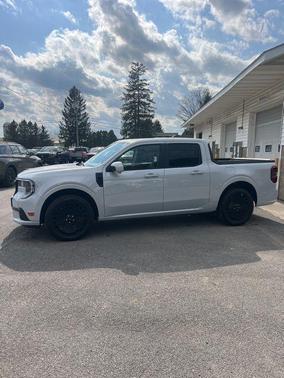 SPACE WHITE METALLIC 2026 Ford Maverick Lobo