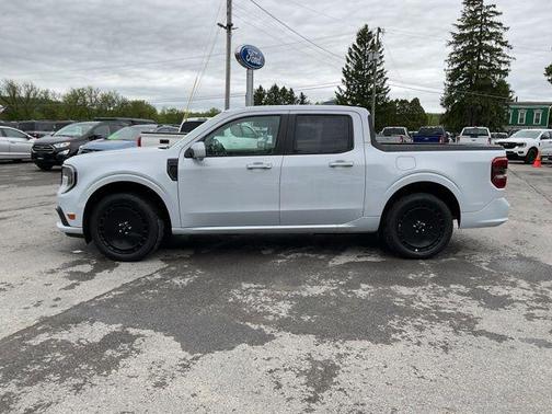 SPACE WHITE METALLIC 2026 Ford Maverick Lobo