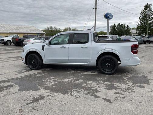 SPACE WHITE METALLIC 2026 Ford Maverick Lobo