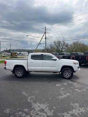 Super White 2016 Toyota Tacoma SR5