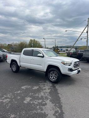Super White 2016 Toyota Tacoma SR5