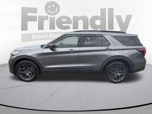 Carbonized Gray Metallic 2025 Ford Explorer ST-Line