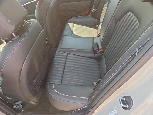 2026 Genesis G70 2.5T RWD Prestige